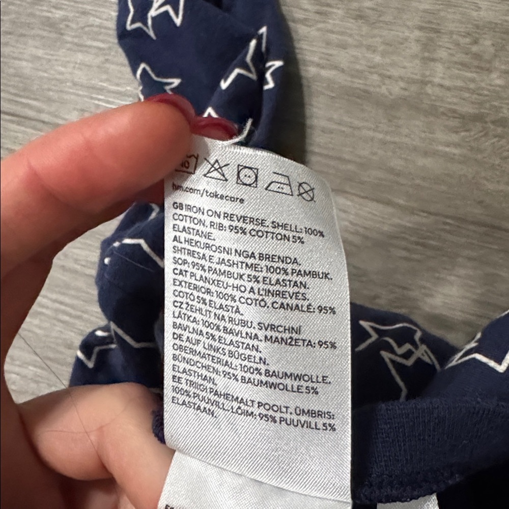 H&M Footless Long Sleeve Star Onesie - Picture 4 of 5